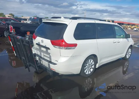 2011 Toyota Sienna Limited V6 z USA, uszkodzony, nr VIN 5TDYK3DC5BS076929